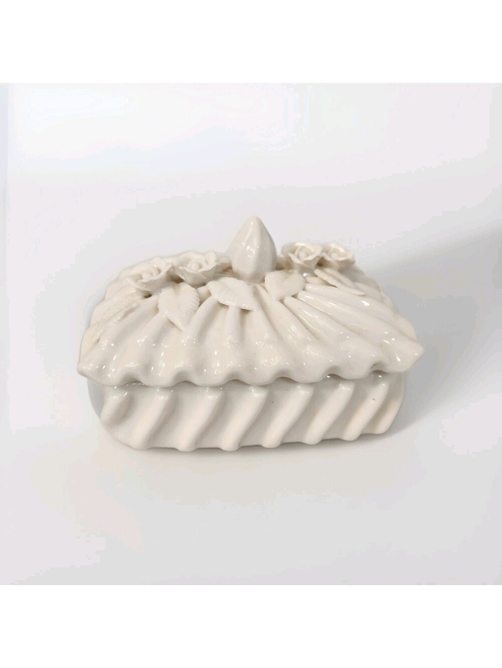 Vintage Lefton China White Trinket Box Lid Raised 3D Roses Flowers Ruffles